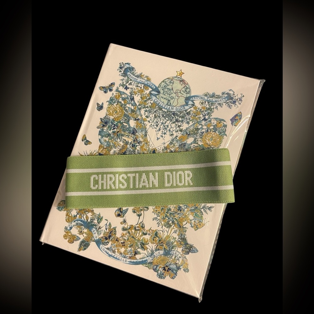 NEW in Bag Christian Dior Decorative Lined VIP Notebook w/ Green CD Band 9x6.75” - Picture 2 of 10